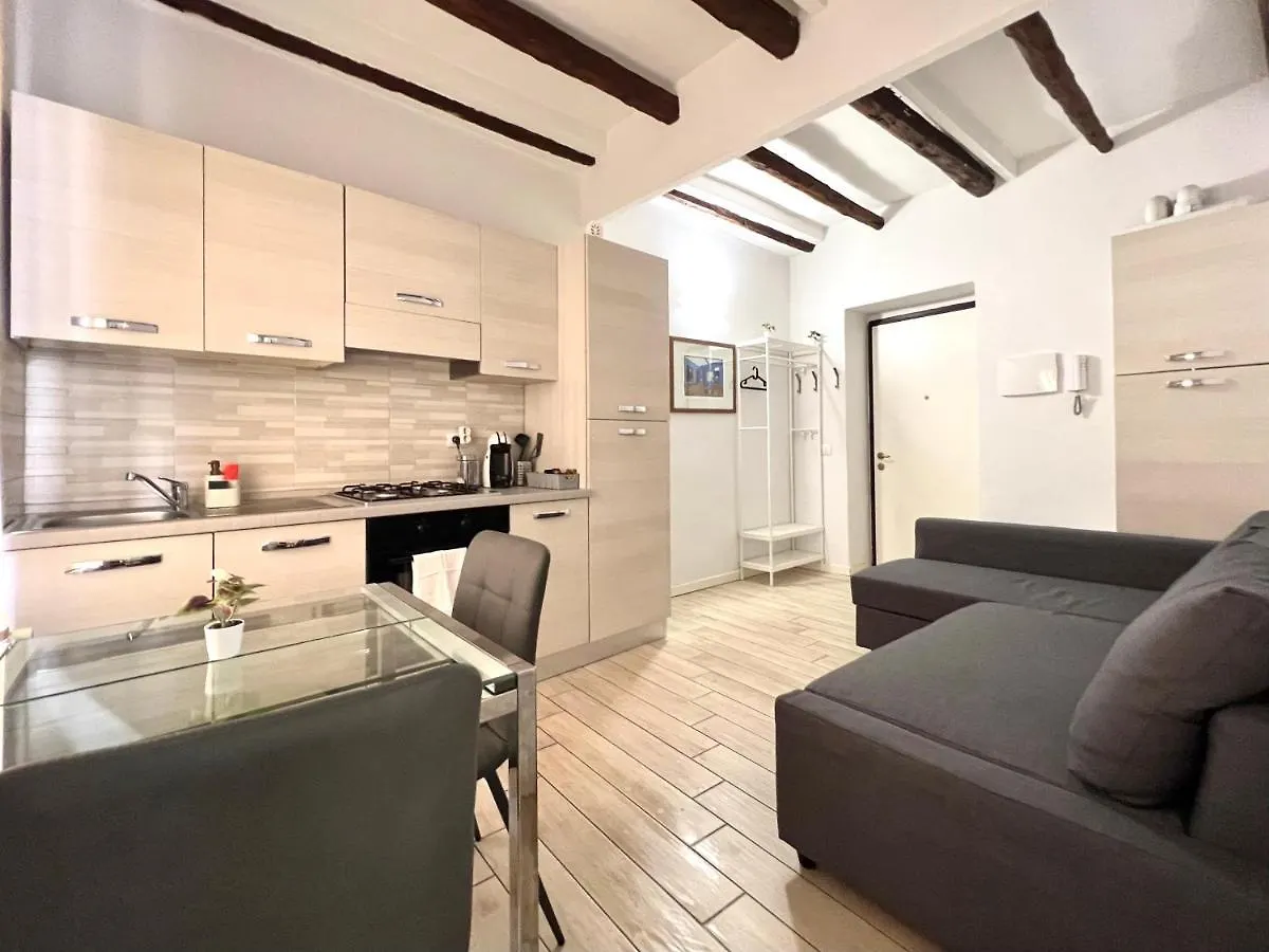 Beautiful View Navigli Apartment Milan